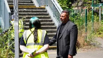 PCC Godden talking with someone on the IJ scheme