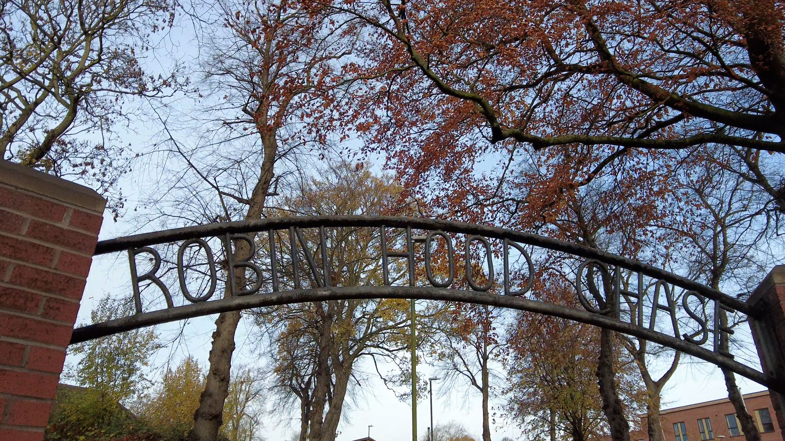 An image of the entrance to Robin Hood Chase in St Ann's.